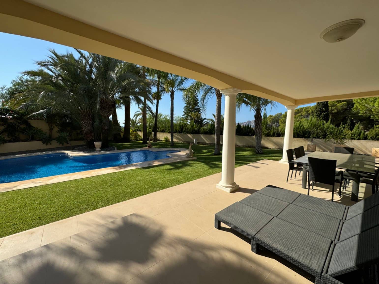 4 bedroom Villa for sale in Benissa with pool garage - € 1,350,000 (Ref: 4416640)