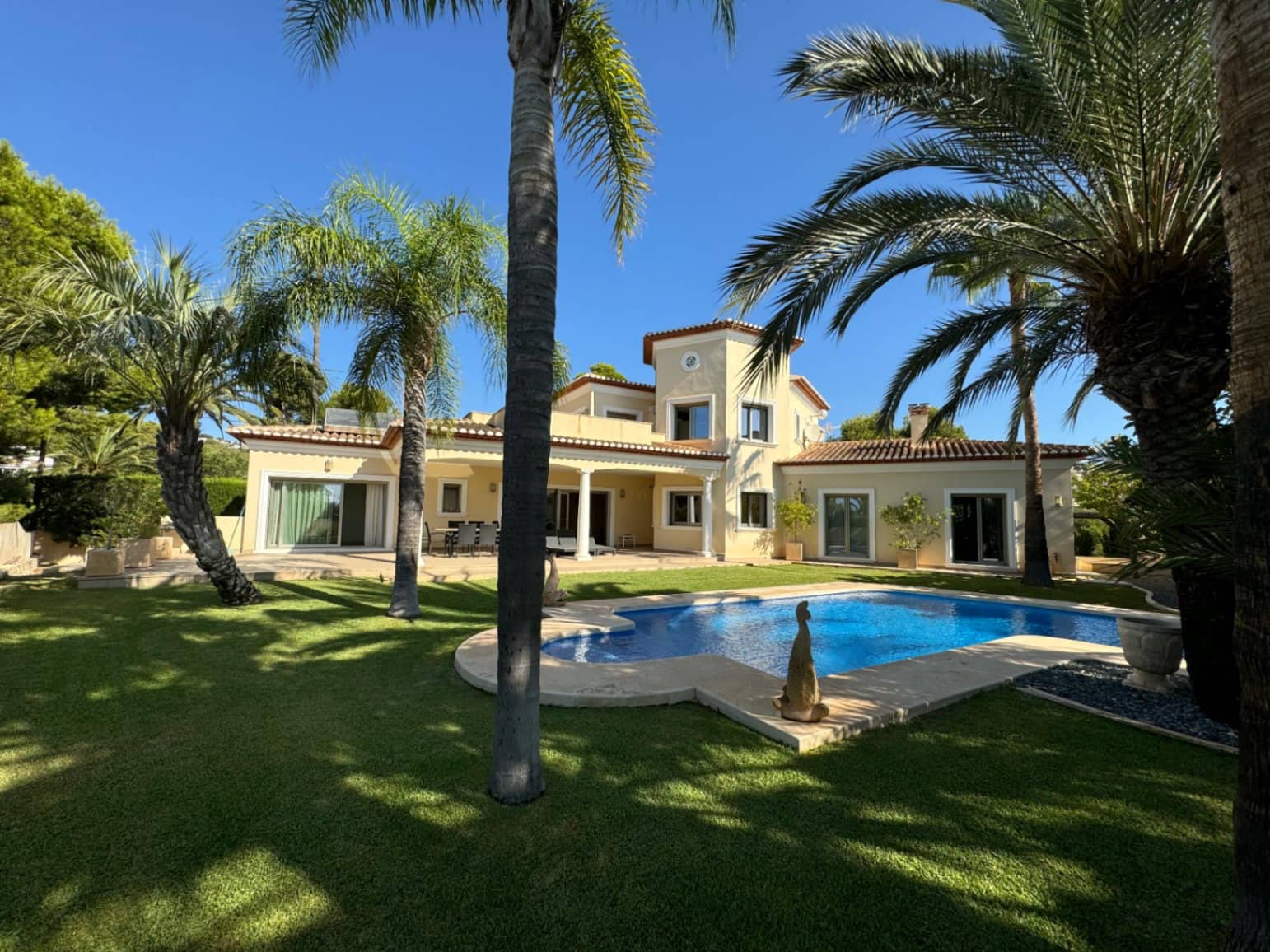 4 bedroom Villa for sale in Benissa with pool garage - € 1,350,000 (Ref: 4416640)