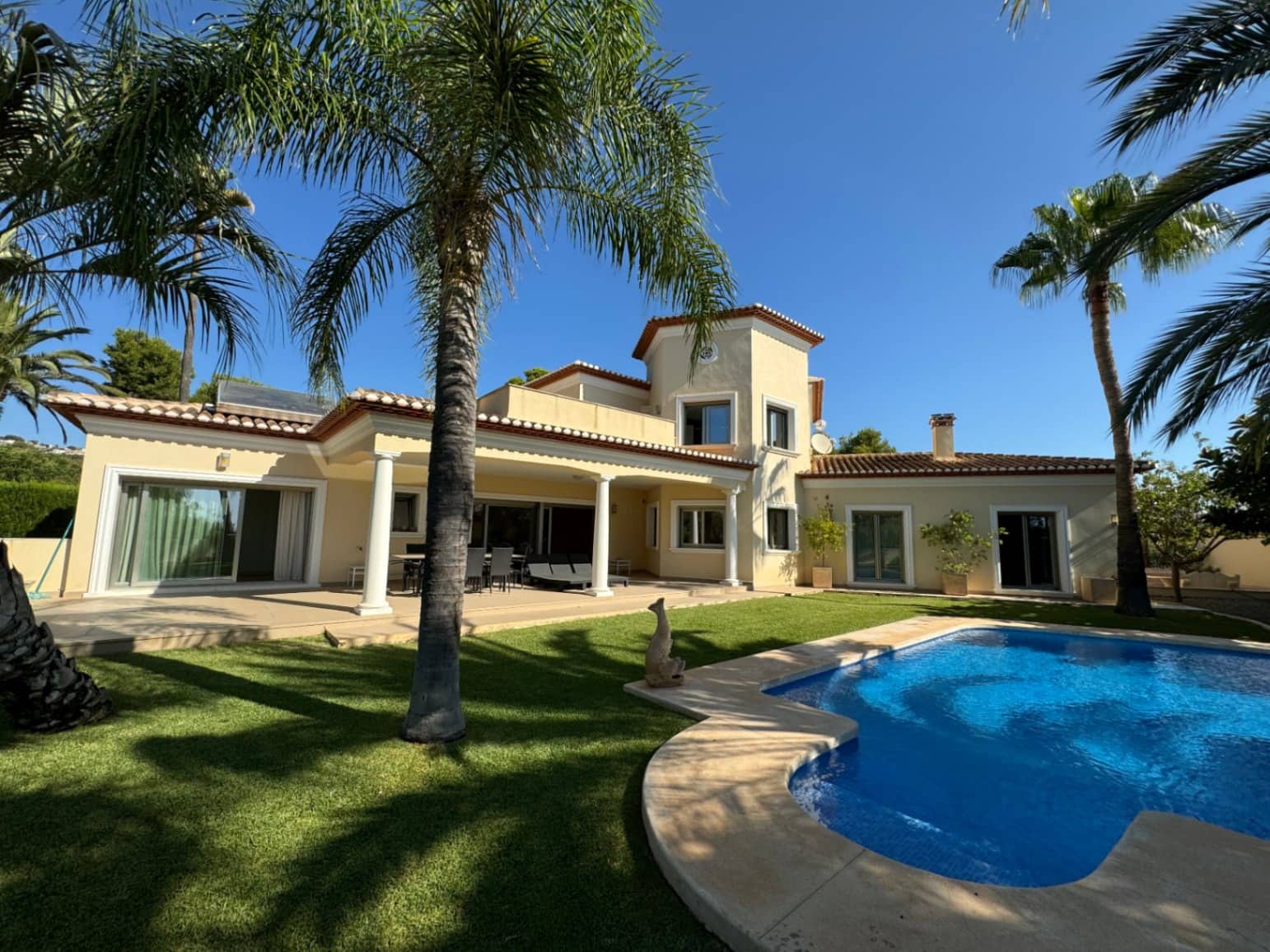 4 bedroom Villa for sale in Benissa with pool garage - € 1,350,000 (Ref: 4416640)