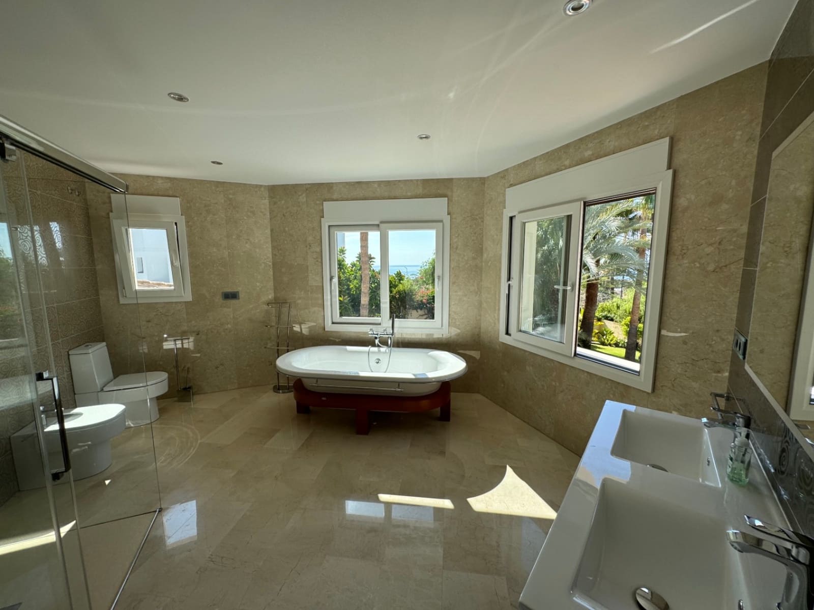 4 bedroom Villa for sale in Benissa with pool garage - € 1,350,000 (Ref: 4416640)