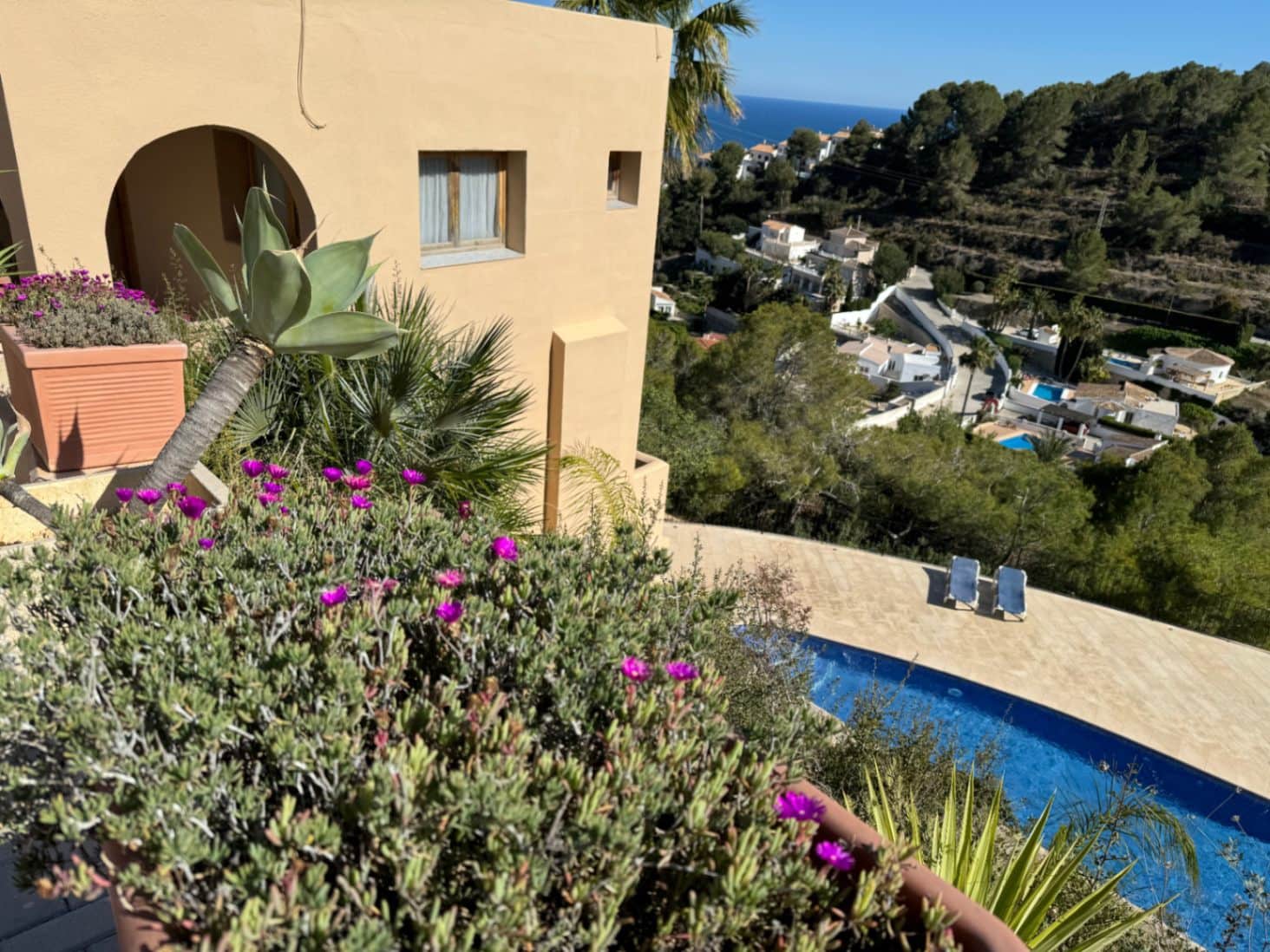 Bungalow de 3 chambres à louer à Moraira avec piscine garage - 1 400 € (Ref: 7656241)