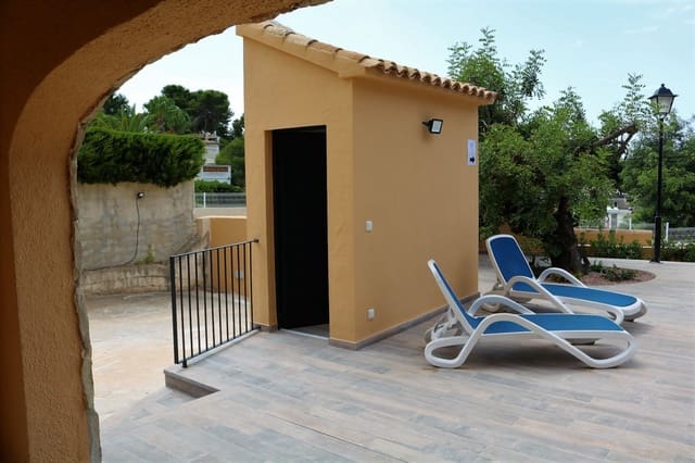 4 makuuhuone Huvila vuokrattavana paikassa Moraira, Teulada-Moraira mukana uima-altaan 
autotalli - 1 650 € (Ref: 7656242)