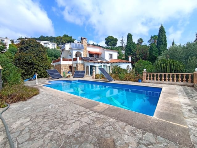3 soveværelse Villa til salg i Moraira, Teulada-Moraira med swimmingpool garage - € 740.000 (Ref: 7736203)