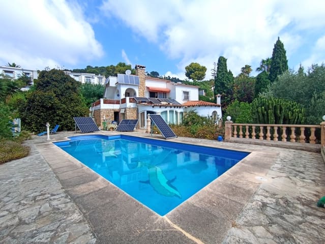3 soveværelse Villa til salg i Moraira, Teulada-Moraira med swimmingpool garage - € 740.000 (Ref: 7736203)