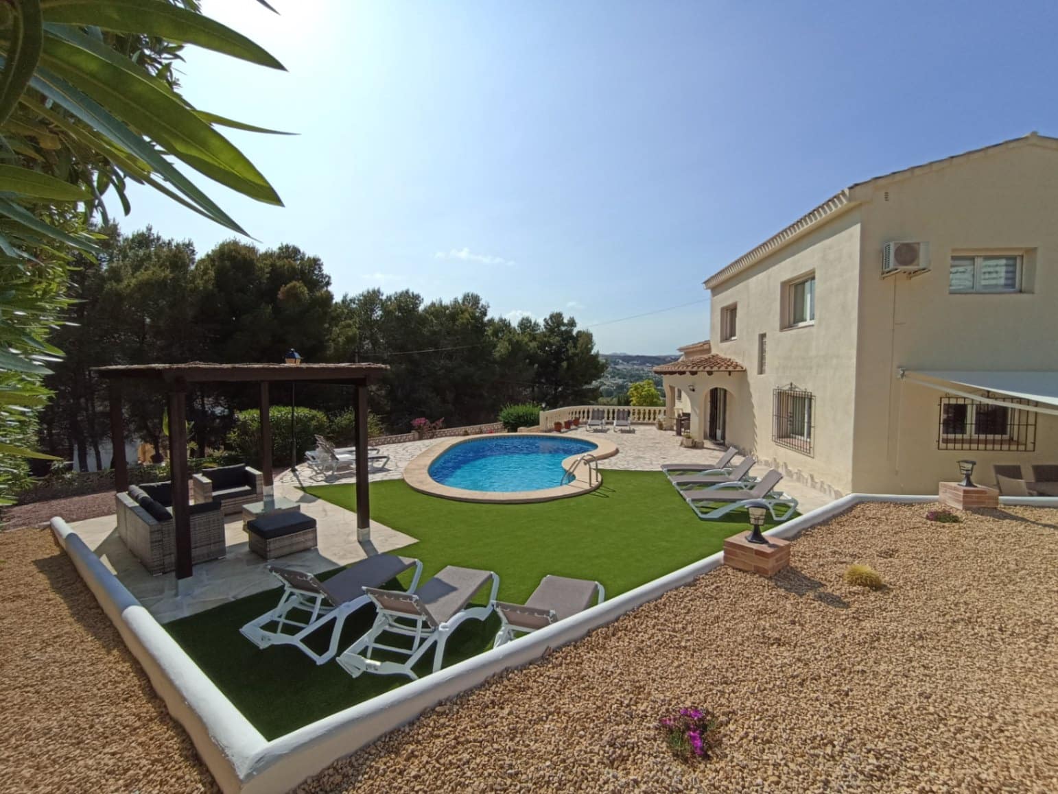 Villa/Maison de 5 chambres à louer à Moraira avec piscine garage - 2 200 € (Ref: 7912924)