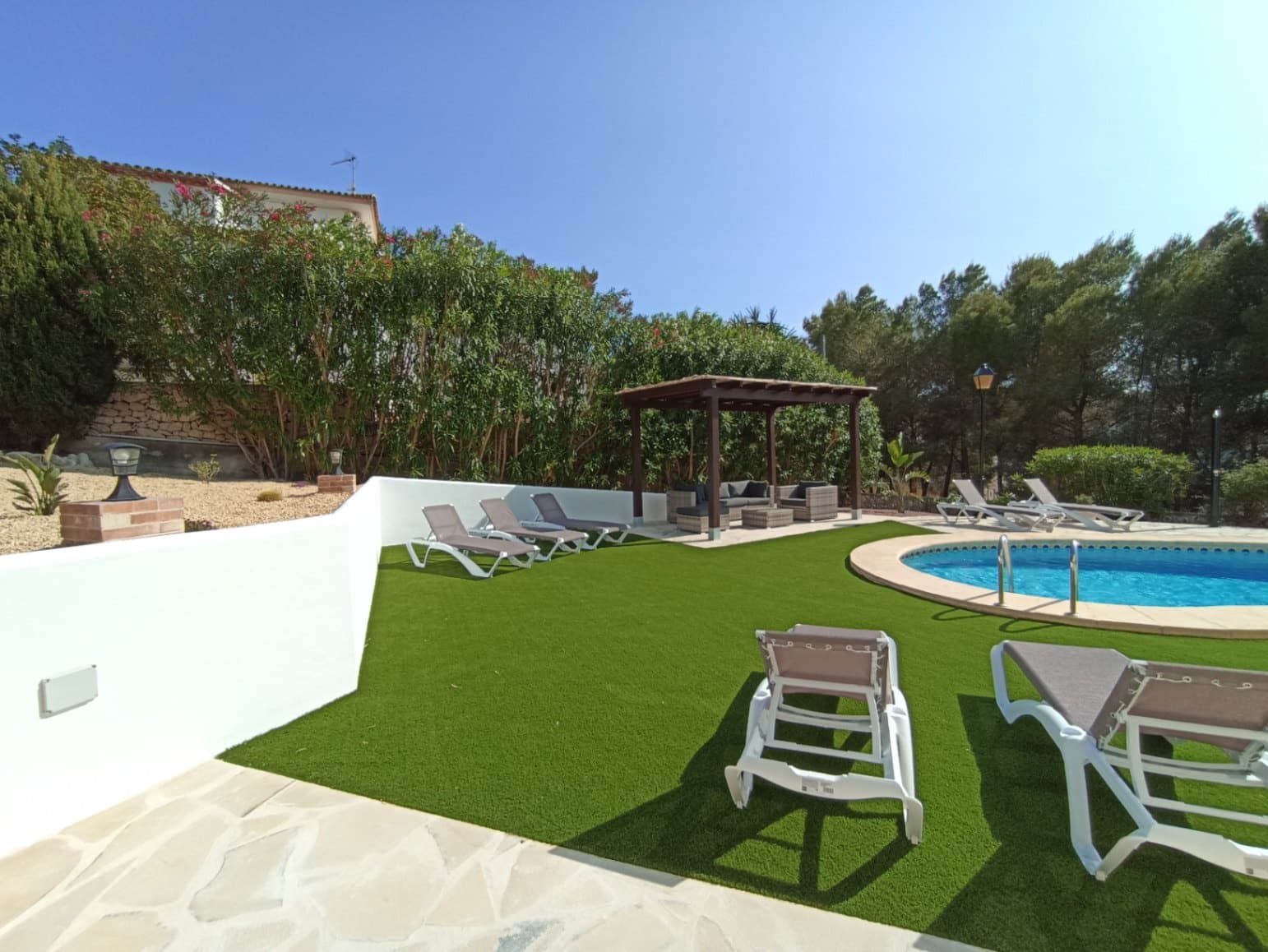 Villa/Maison de 5 chambres à louer à Moraira avec piscine garage - 2 200 € (Ref: 7912924)