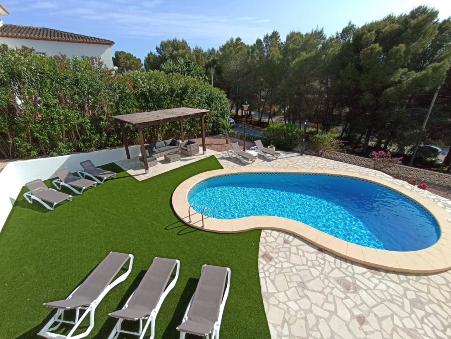 Villa/Maison de 5 chambres à louer à Moraira avec piscine garage - 2 200 € (Ref: 7912924)