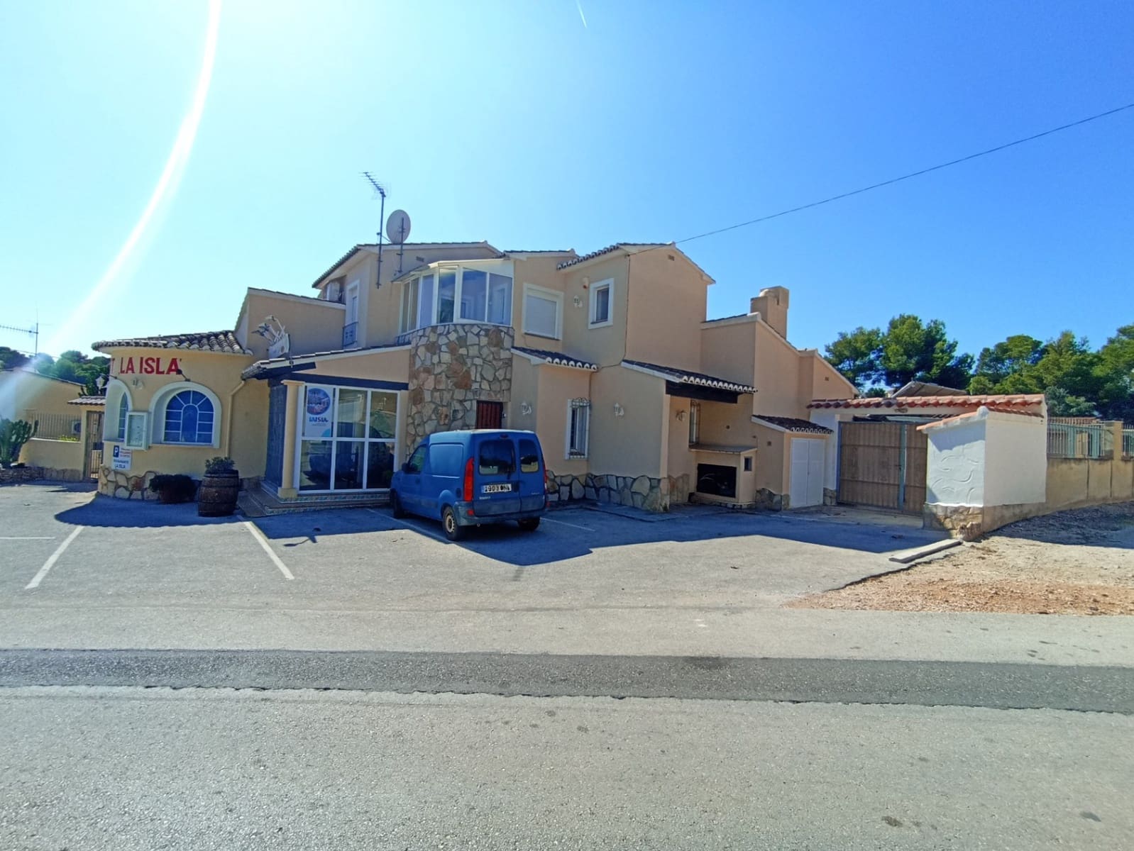 2 soveværelse Villa til salg i Moraira med swimmingpool garage - € 780.000 (Ref: 7912925)