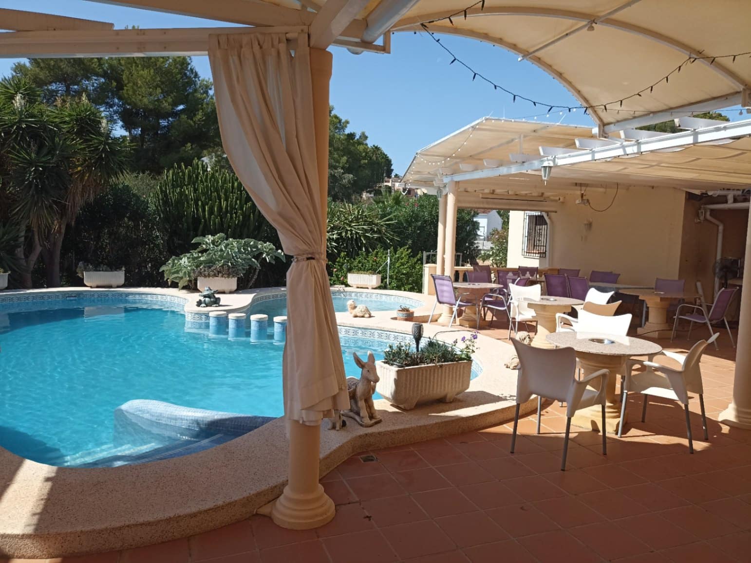 2 soveværelse Villa til salg i Moraira med swimmingpool garage - € 780.000 (Ref: 7912925)