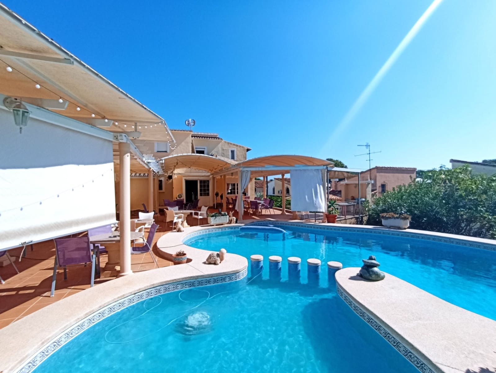 2 soveværelse Villa til salg i Moraira med swimmingpool garage - € 780.000 (Ref: 7912925)