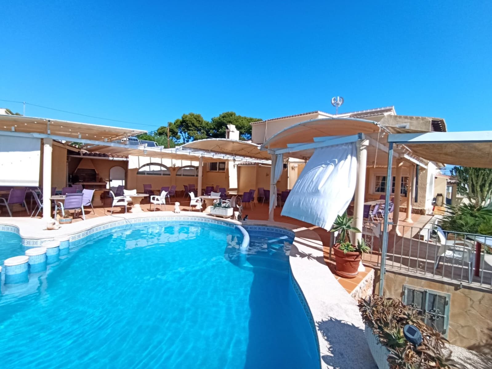 2 soveværelse Villa til salg i Moraira med swimmingpool garage - € 780.000 (Ref: 7912925)
