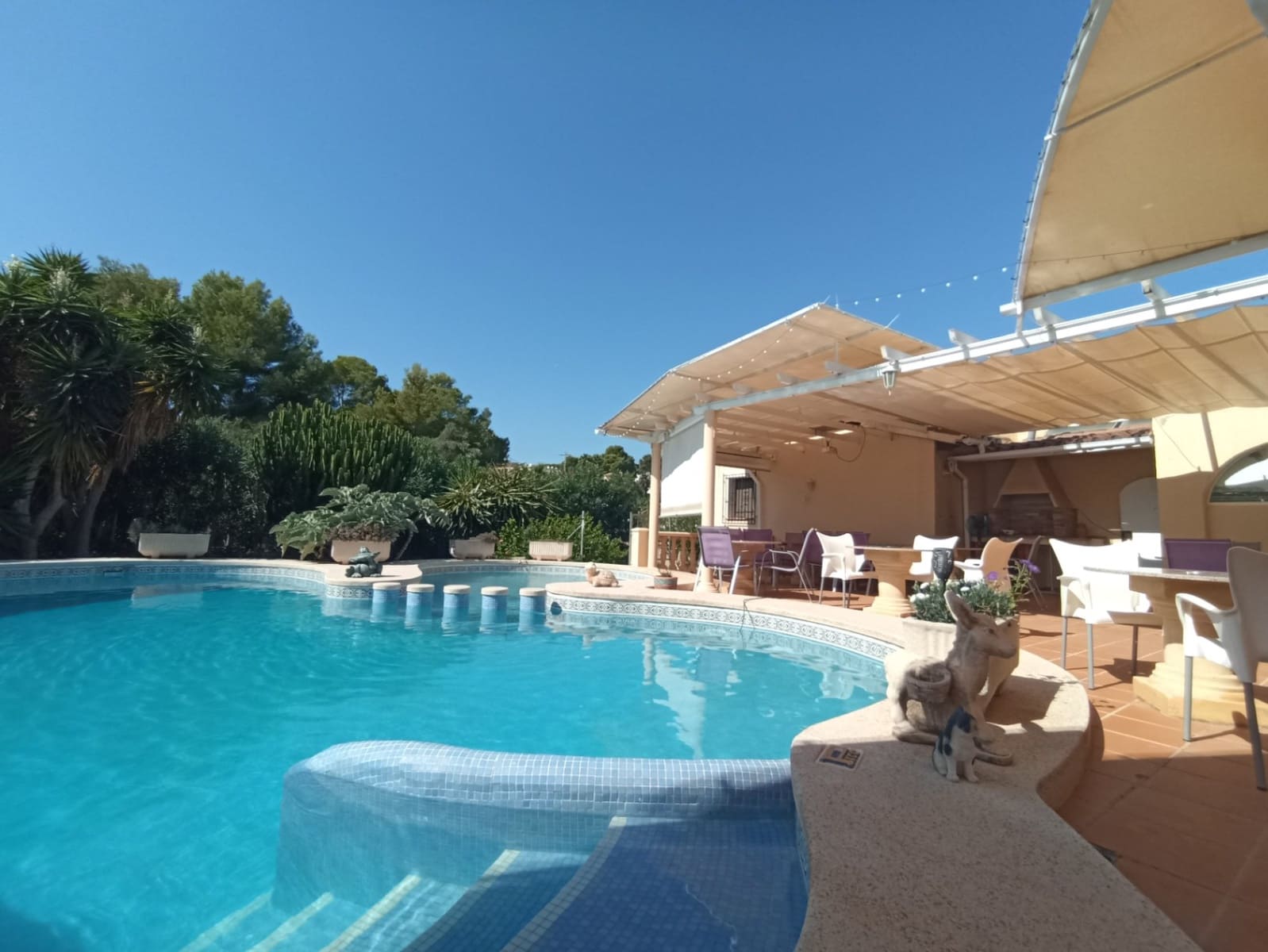 2 soveværelse Villa til salg i Moraira med swimmingpool garage - € 780.000 (Ref: 7912925)