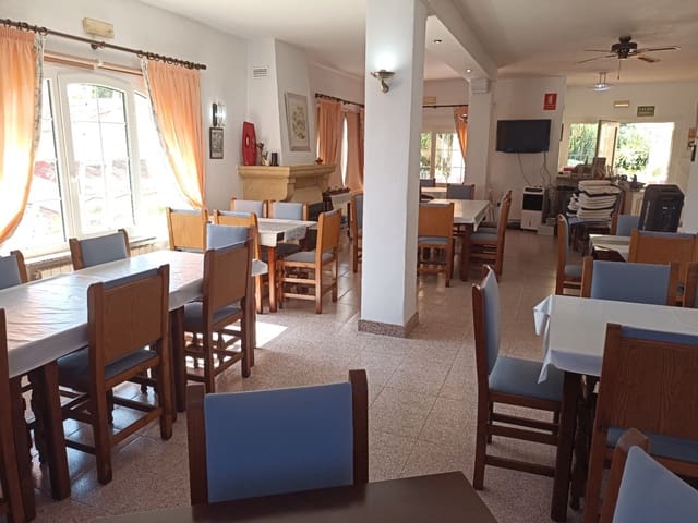 2 bedroom Commercial for sale in Moraira, Teulada-Moraira with pool garage - € 780,000 (Ref: 7935487)