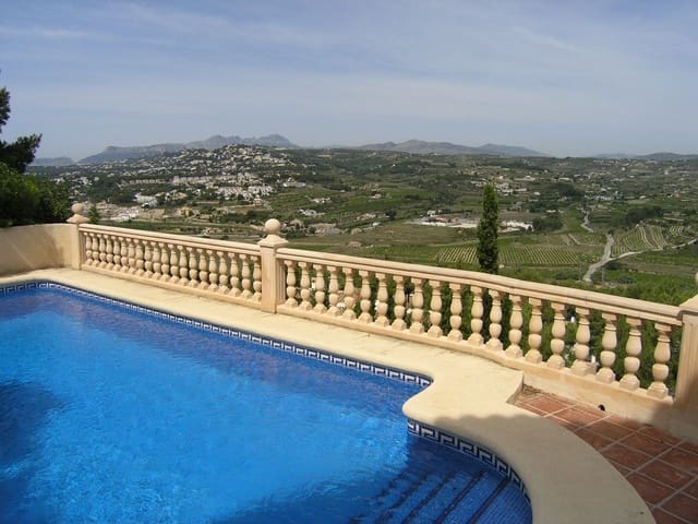 3 bedroom Villa for rent in Moraira, Teulada-Moraira with pool garage - € 1,700 (Ref: 7991577)