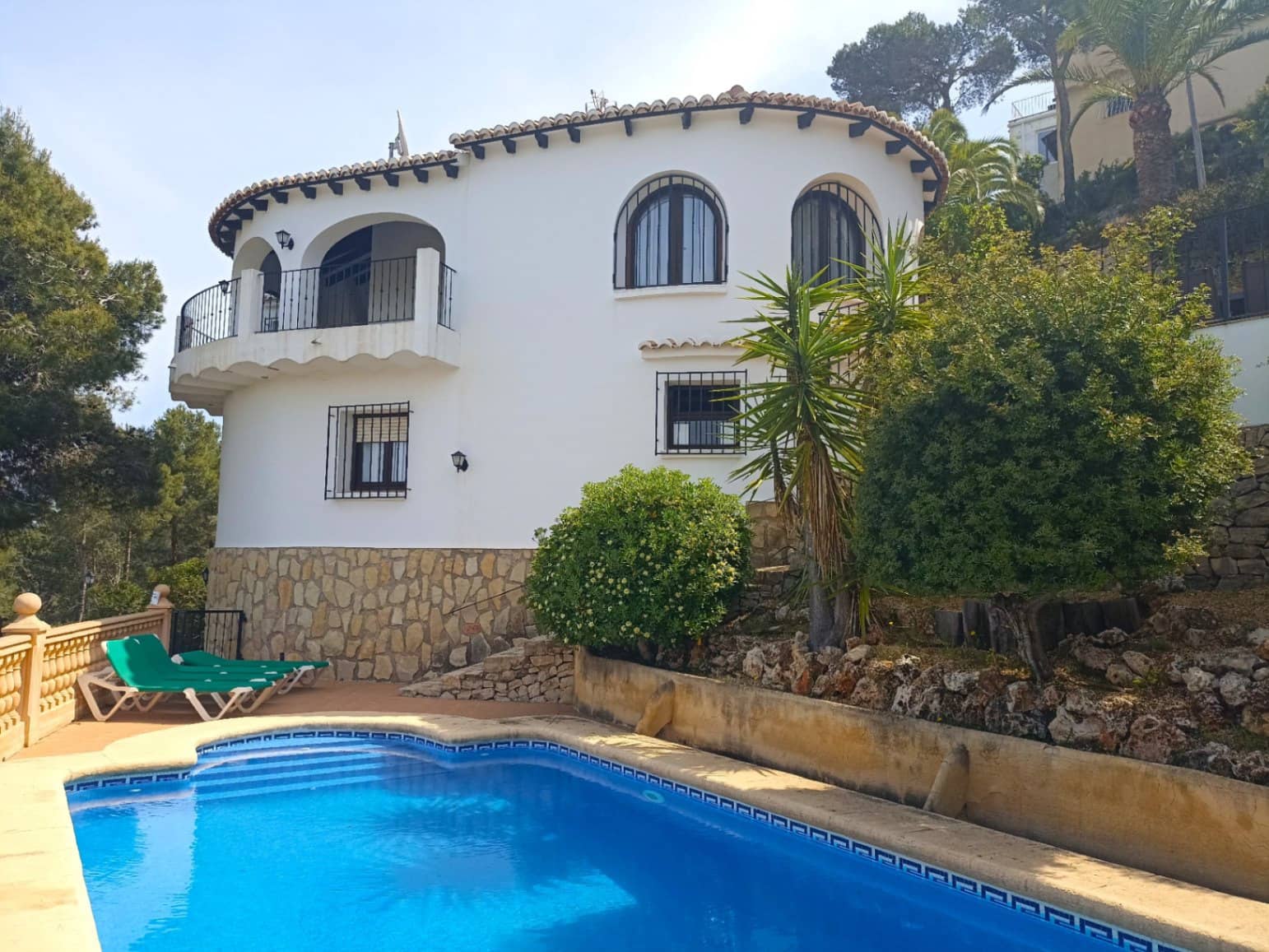 Villa/Maison de 3 chambres à louer à Moraira avec piscine garage - 1 700 € (Ref: 7991577)