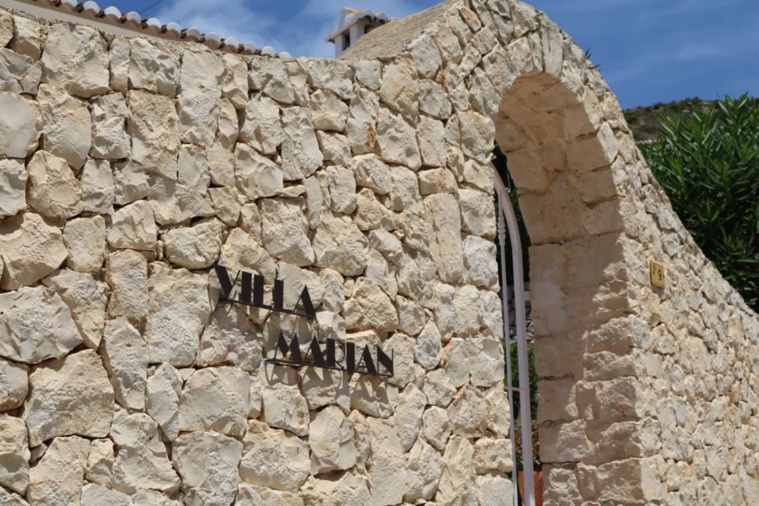 Villa/Maison de 3 chambres à louer à Moraira avec piscine garage - 1 800 € (Ref: 8001695)