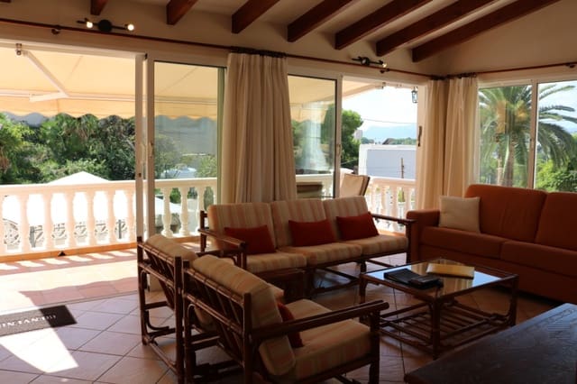 3 bedroom Villa for rent in Moraira, Teulada-Moraira with pool garage - € 1,800 (Ref: 8001695)