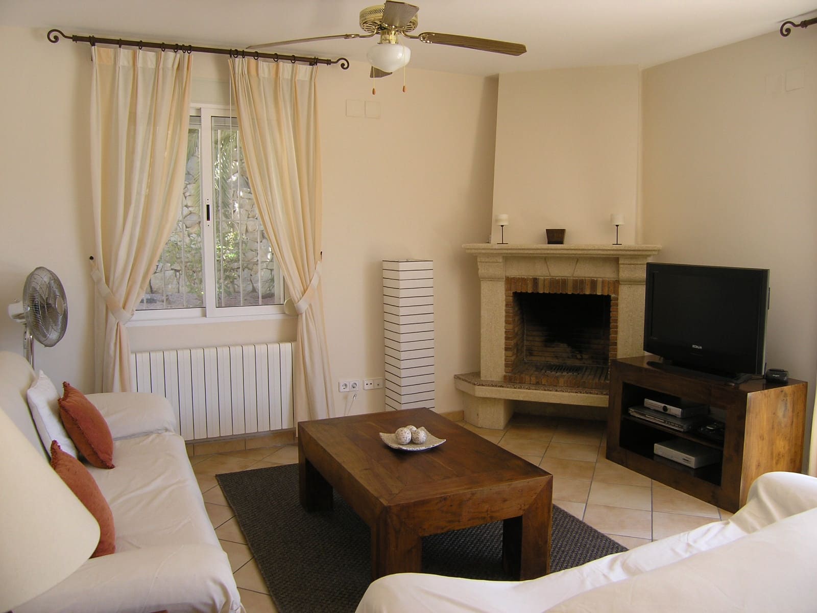 Villa/Maison de 3 chambres à louer à Moraira avec piscine garage - 1 800 € (Ref: 8001695)