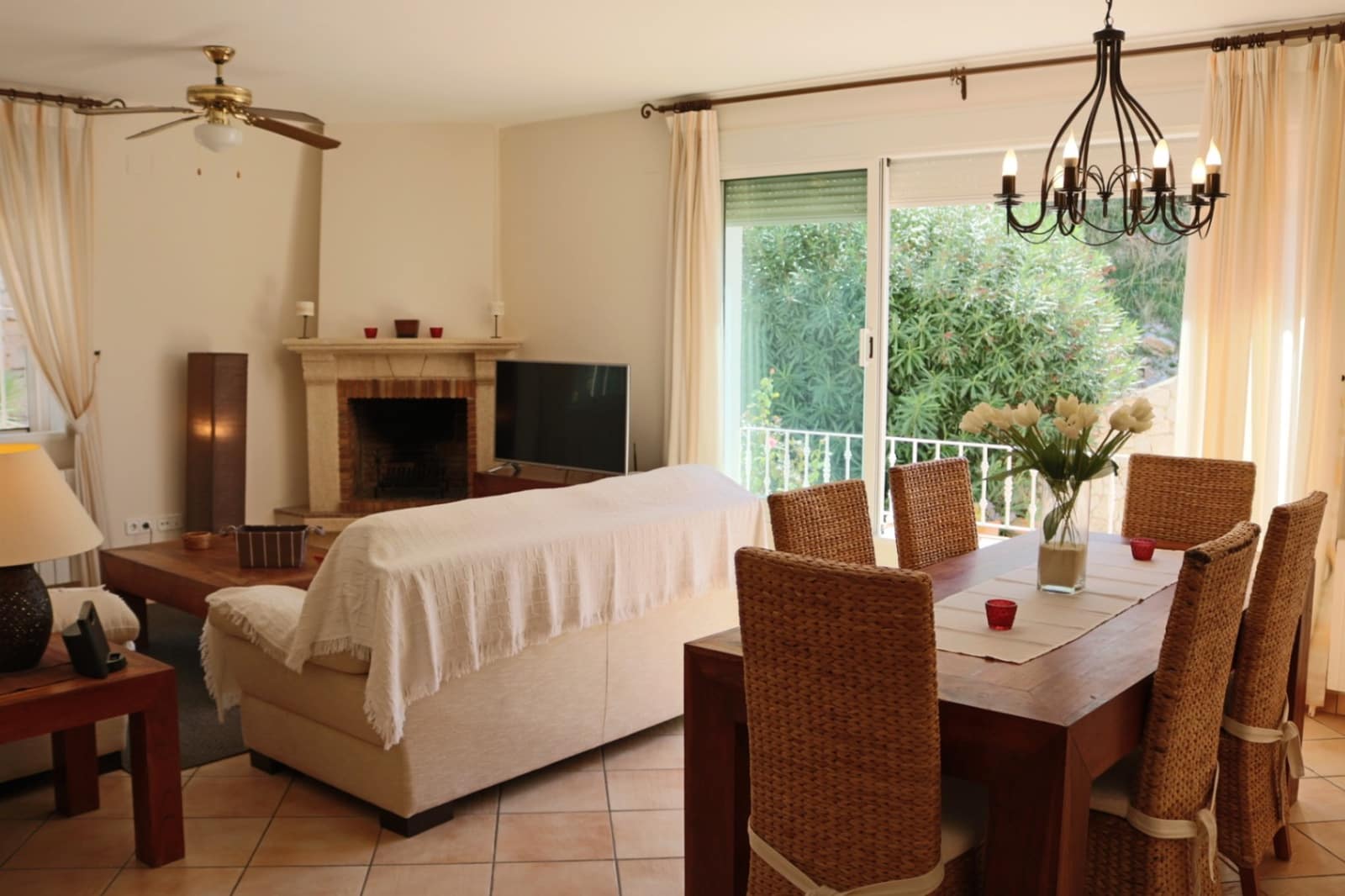 Villa/Maison de 3 chambres à louer à Moraira avec piscine garage - 1 800 € (Ref: 8001695)