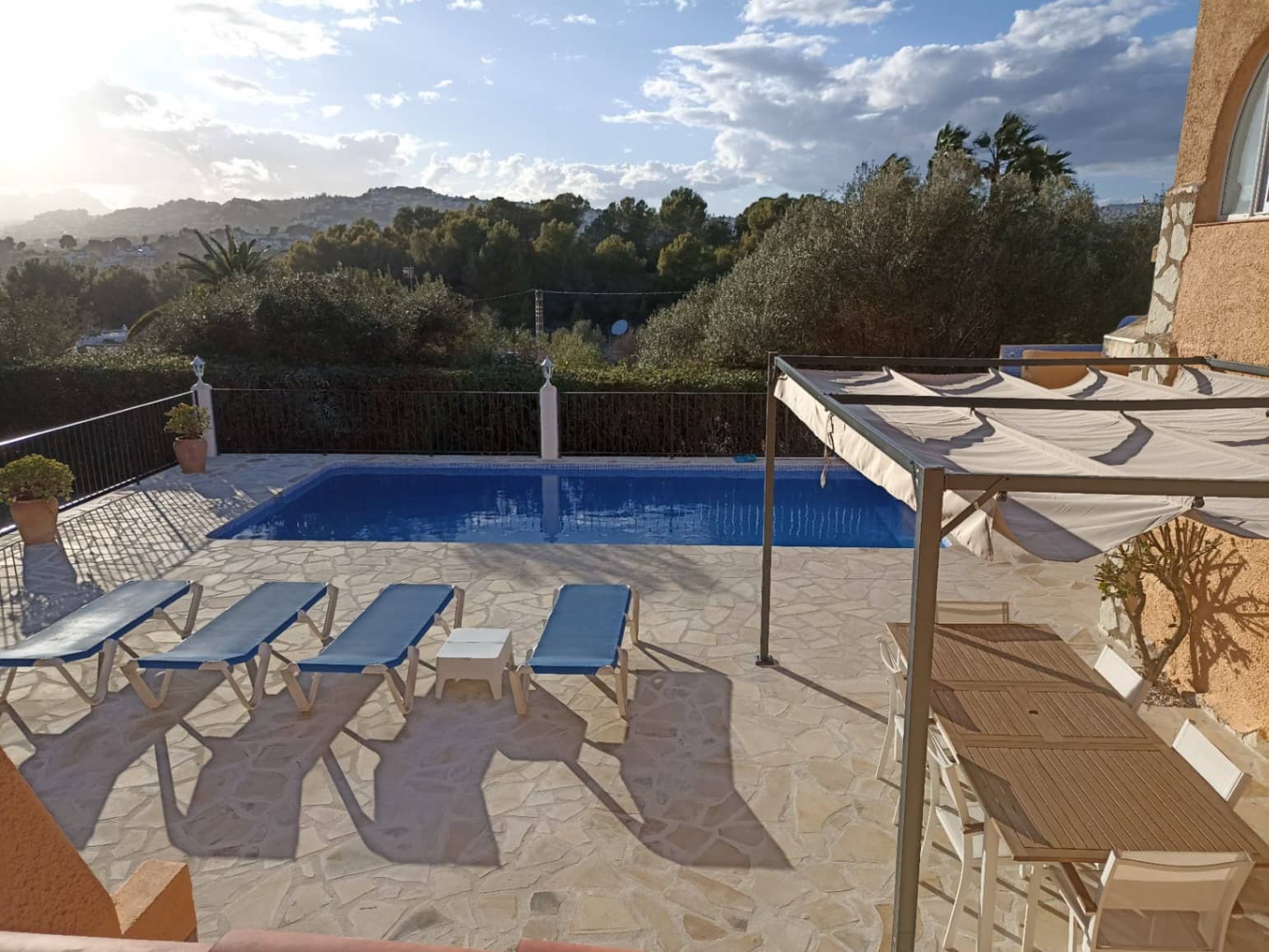 4 makuuhuone Huvila vuokrattavana paikassa Moraira mukana uima-altaan 
autotalli - 1 700 € (Ref: 8176646)