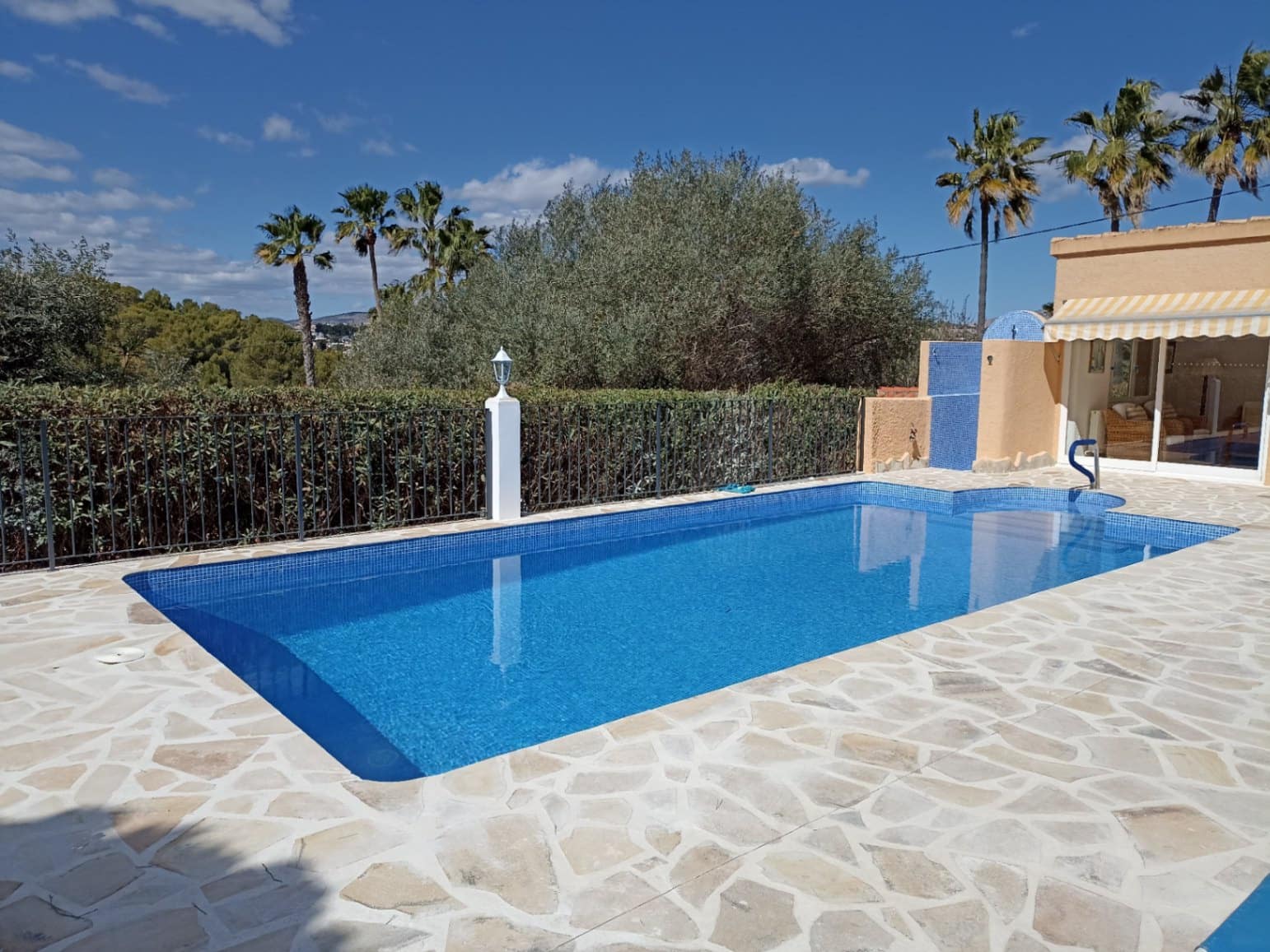 4 makuuhuone Huvila vuokrattavana paikassa Moraira mukana uima-altaan 
autotalli - 1 700 € (Ref: 8176646)