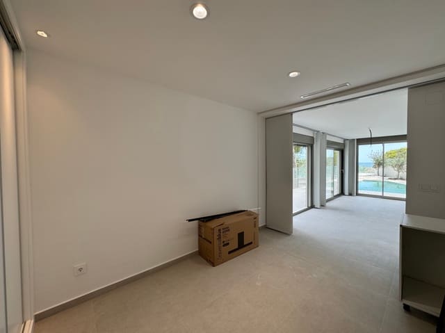 4 bedroom Villa for sale in Moraira, Teulada-Moraira with pool garage - € 1,175,000 (Ref: 8424361)