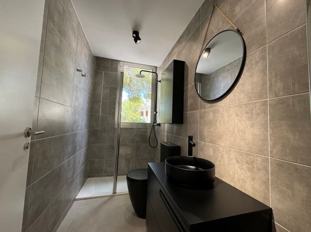 4 bedroom Villa for sale in Moraira, Teulada-Moraira with pool garage - € 1,175,000 (Ref: 8424361)