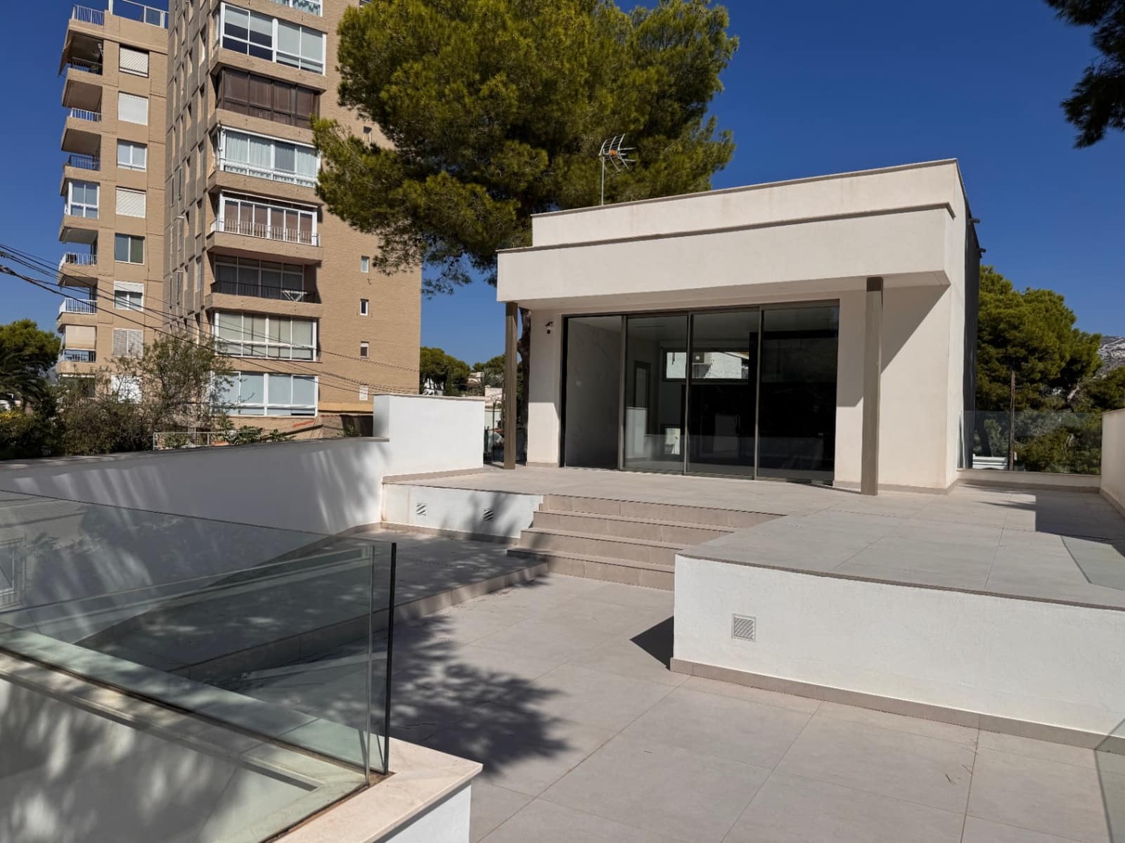 4 bedroom Villa for sale in Moraira with pool garage - € 1,095,000 (Ref: 8424361)