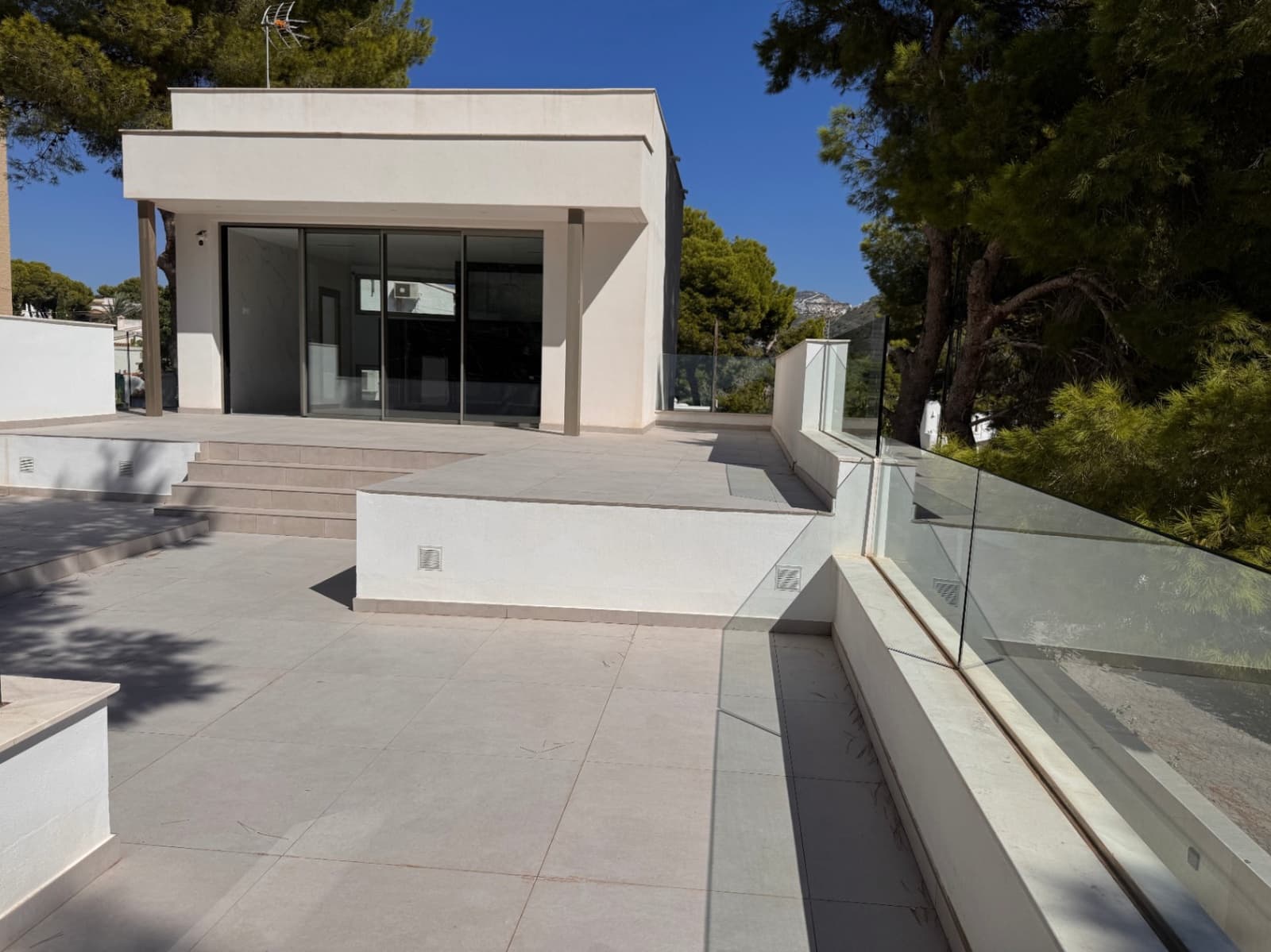 4 bedroom Villa for sale in Moraira with pool garage - € 1,095,000 (Ref: 8424361)