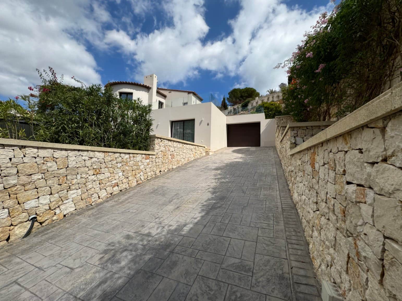 3 bedroom Villa for sale in Cumbre del Sol with pool garage - € 749,000 (Ref: 8527897)