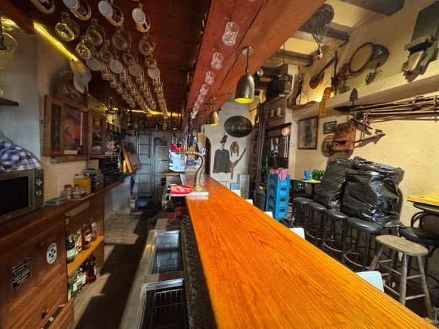 Commercial for sale in Casco Urbano, Teulada-Moraira - € 299,999 (Ref: 8705637)