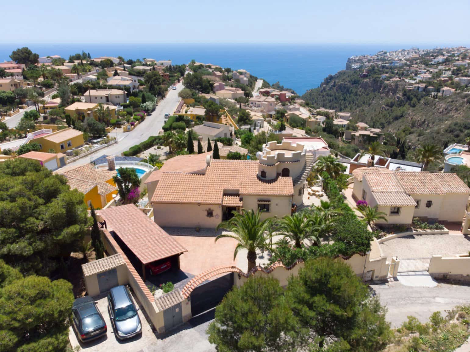 5 bedroom Villa for sale in Cumbre del Sol with pool garage - € 585,000 (Ref: 8765008)