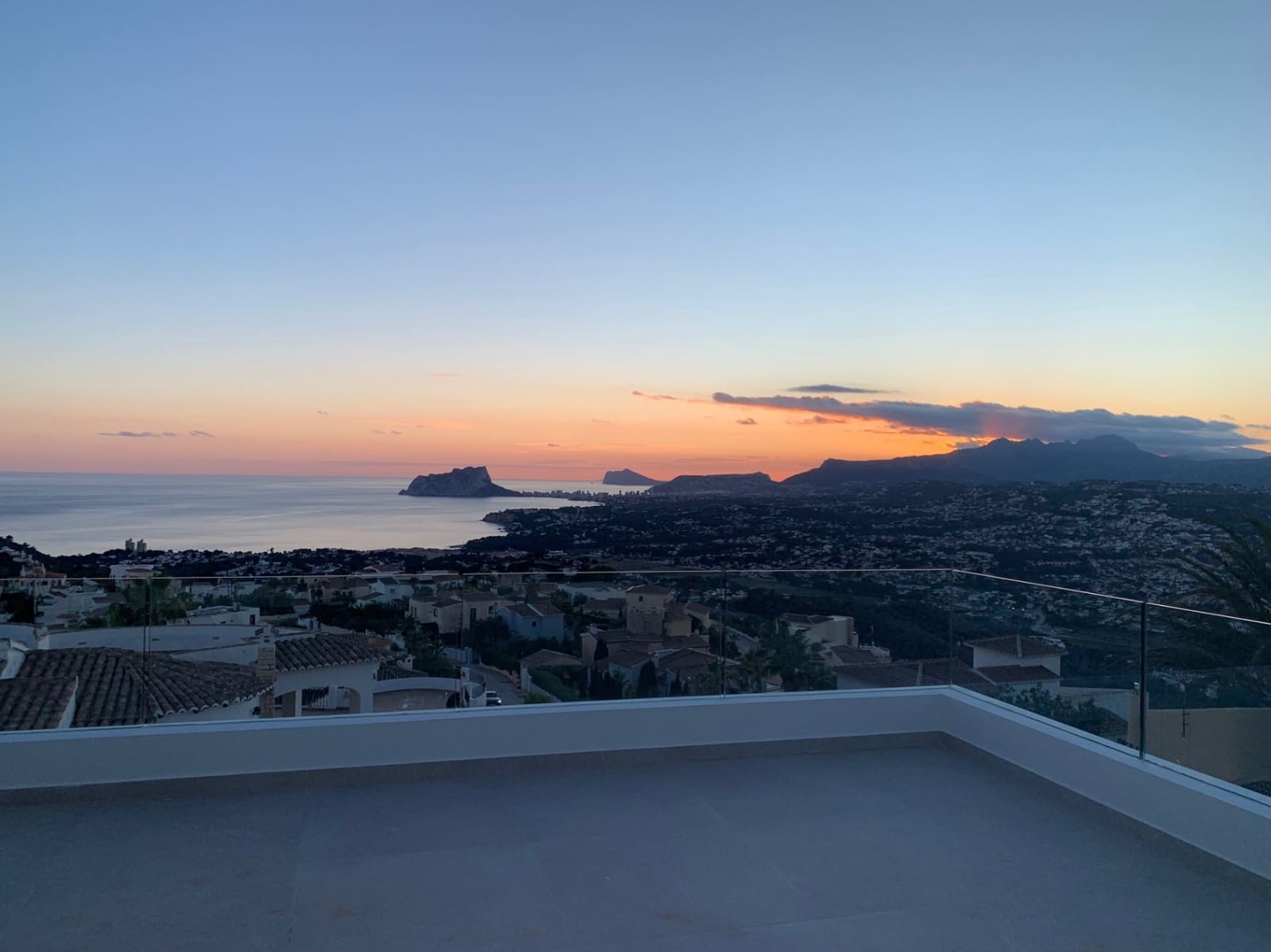 3 bedroom Villa for sale in Cumbre del Sol with garage - € 2,495,000 (Ref: 8881162)