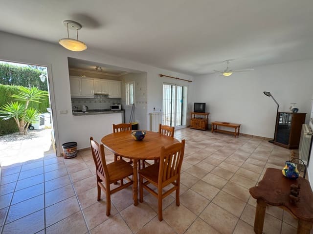 2 bedroom Villa for sale in Benitachell / Benitatxell with pool - € 299,000 (Ref: 8939020)