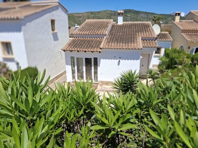 2 bedroom Villa for sale in Benitachell / Benitatxell with pool - € 299,000 (Ref: 8939020)