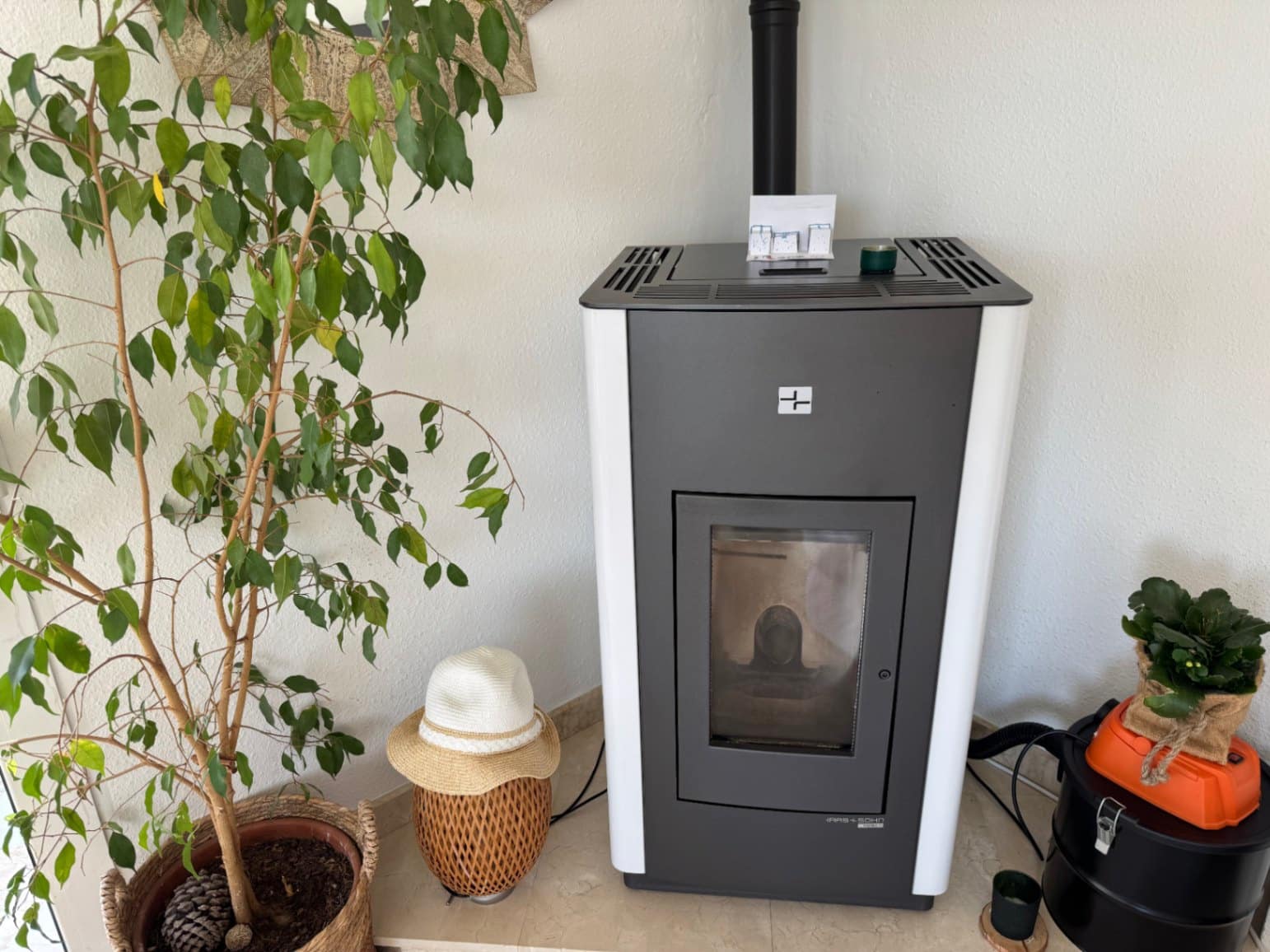 2 soveværelse Villa til salg i Moraira med garage - € 399.000 (Ref: 9000996)