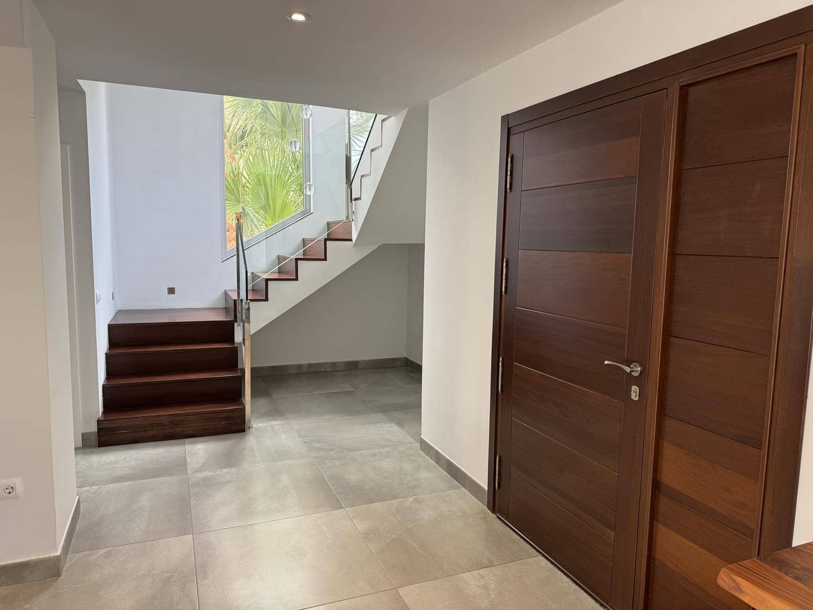 Villa/Maison de 4 chambres à louer à Moraira avec piscine garage - 3 900 € (Ref: 9000998)