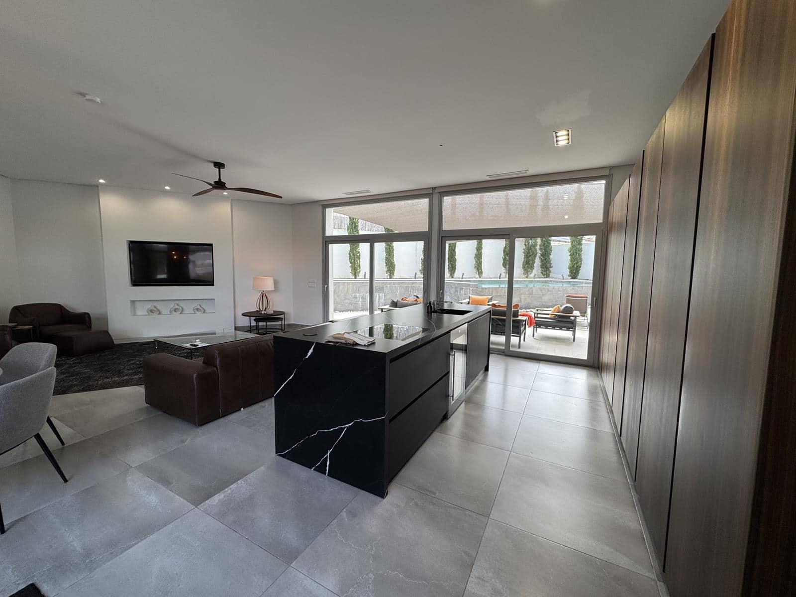 Villa/Maison de 4 chambres à louer à Moraira avec piscine garage - 3 900 € (Ref: 9000998)