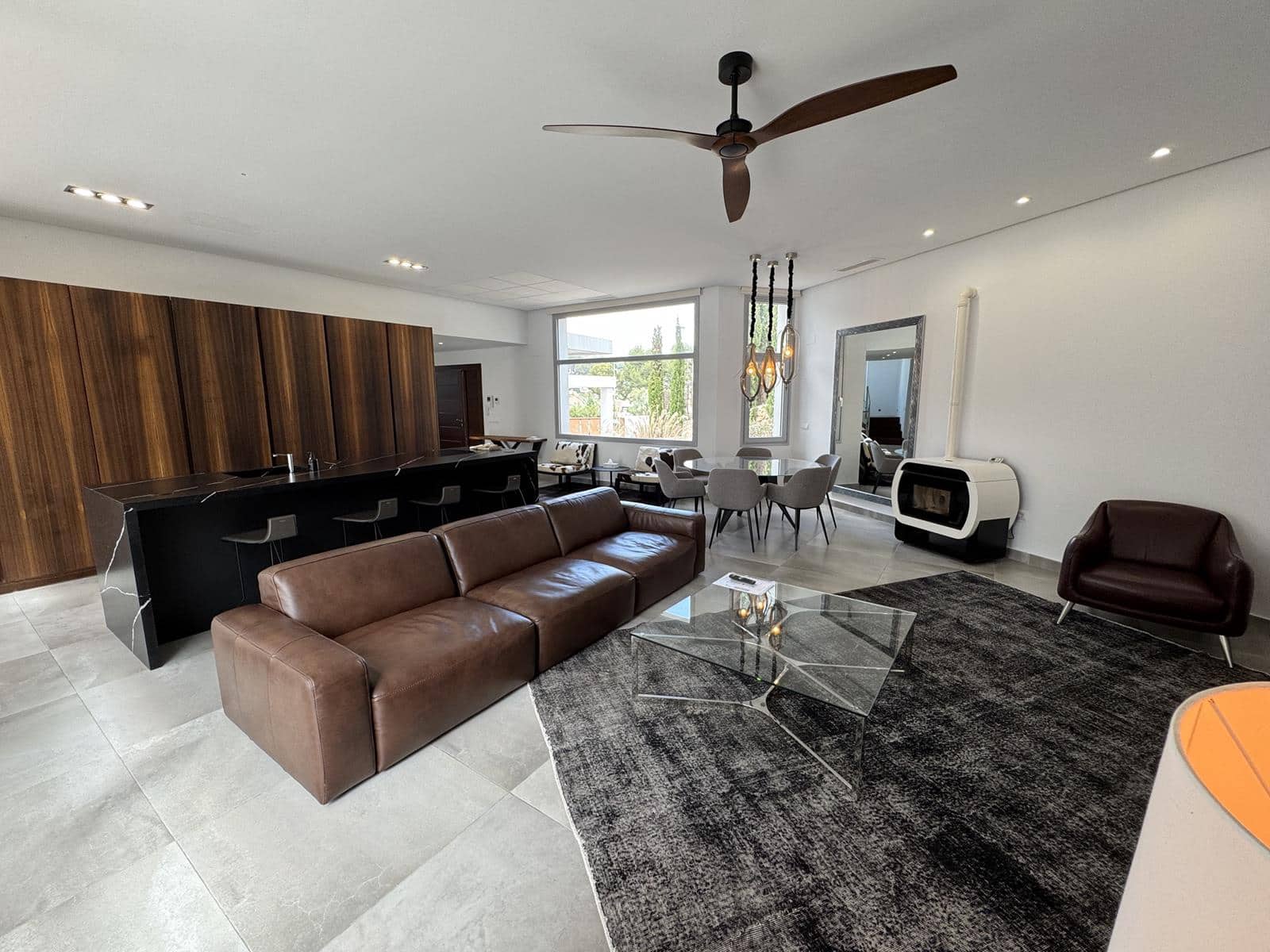 Villa/Maison de 4 chambres à louer à Moraira avec piscine garage - 3 900 € (Ref: 9000998)