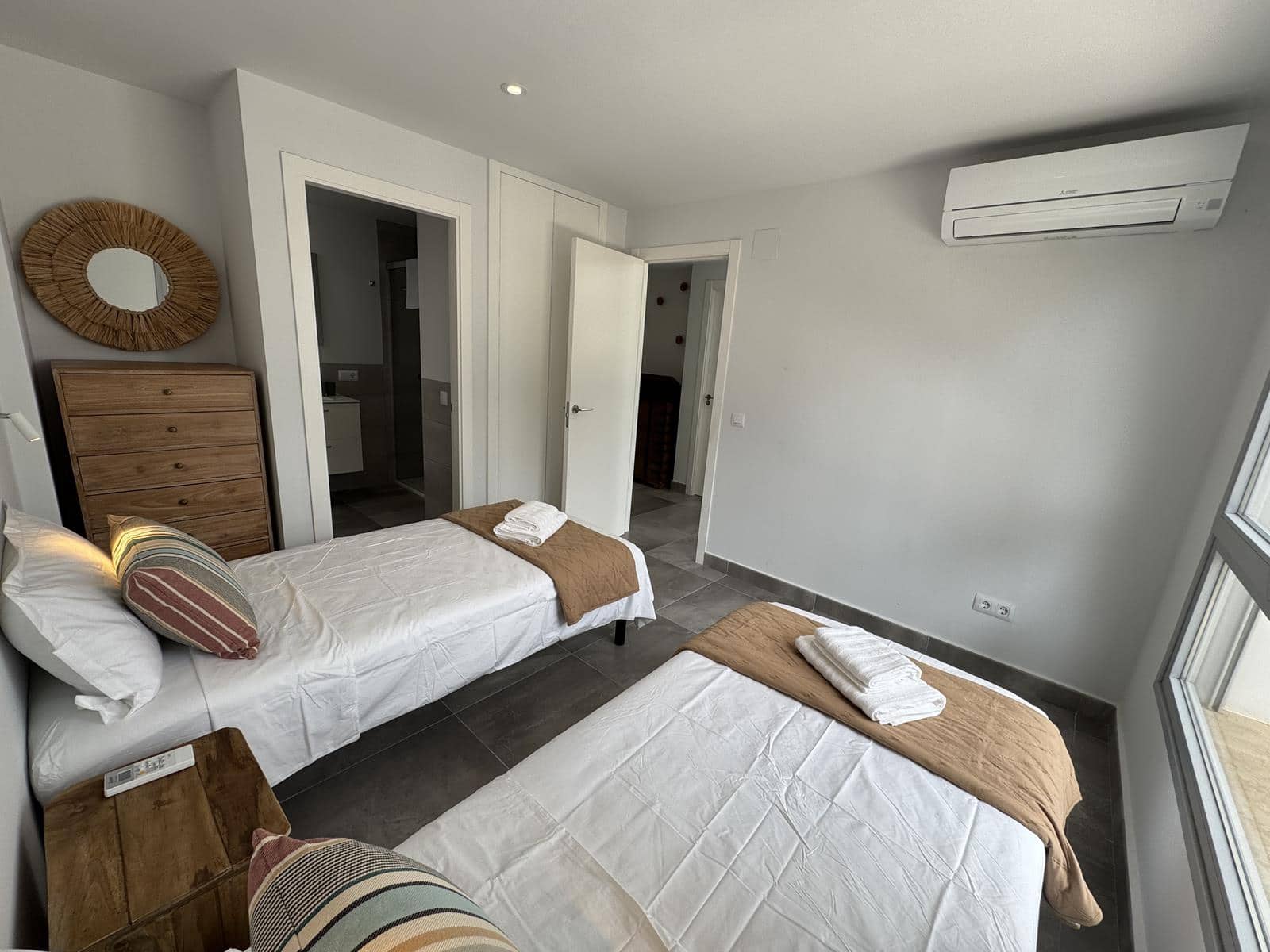 Villa/Maison de 4 chambres à louer à Moraira avec piscine garage - 3 900 € (Ref: 9000998)