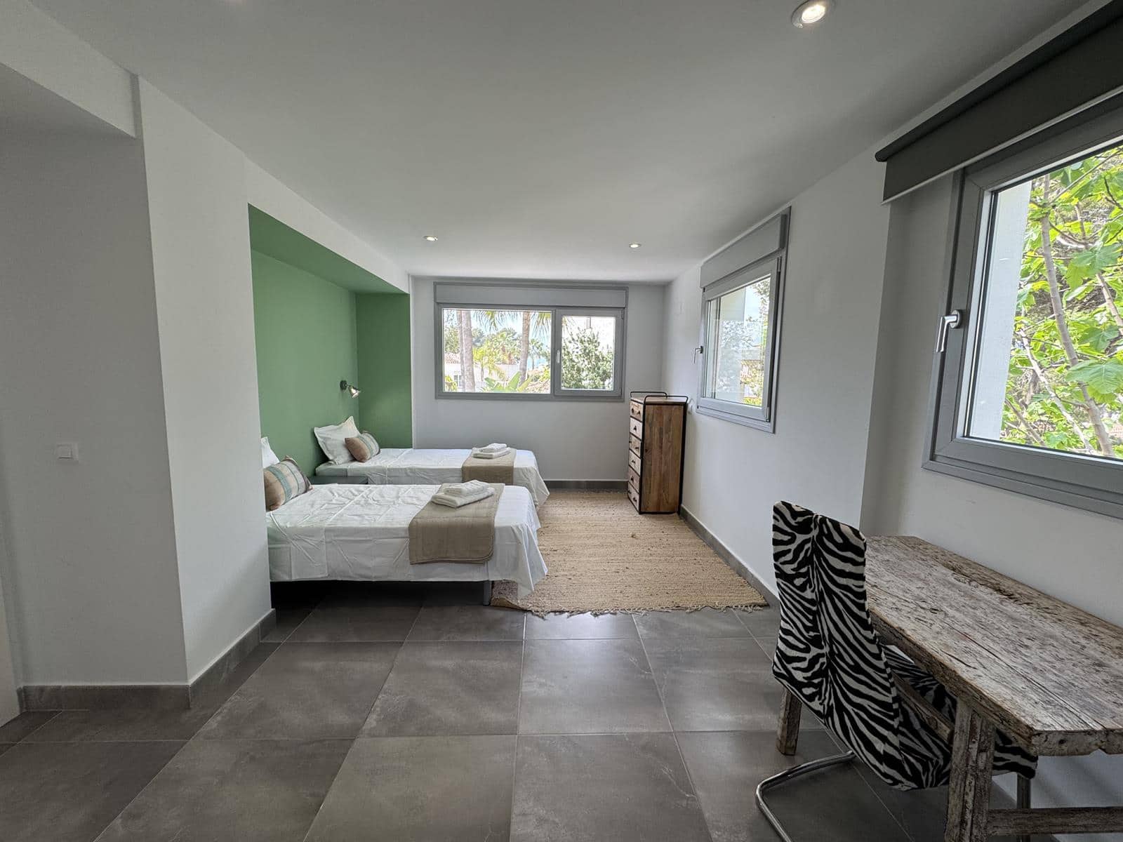 Villa/Maison de 4 chambres à louer à Moraira avec piscine garage - 3 900 € (Ref: 9000998)