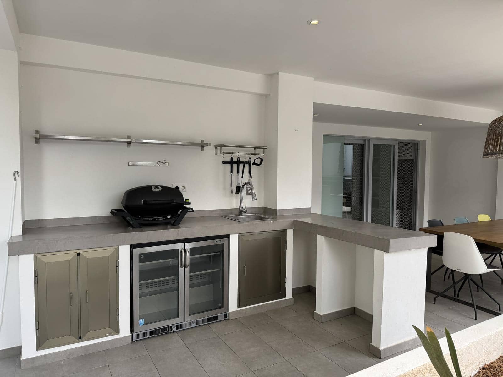 Villa/Maison de 4 chambres à louer à Moraira avec piscine garage - 3 900 € (Ref: 9000998)