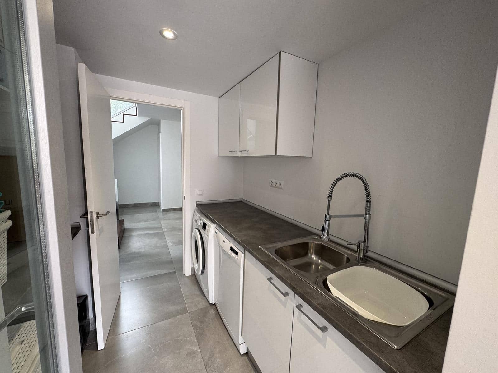 Villa/Maison de 4 chambres à louer à Moraira avec piscine garage - 3 900 € (Ref: 9000998)