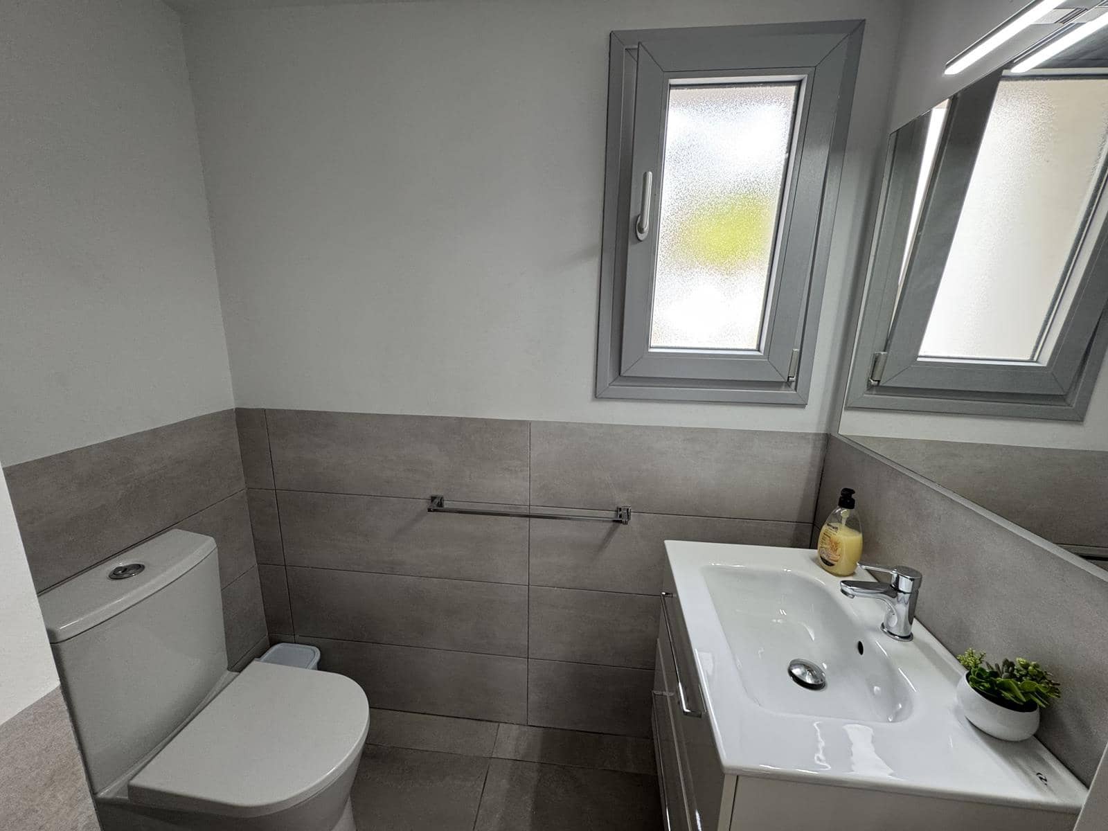 Villa/Maison de 4 chambres à louer à Moraira avec piscine garage - 3 900 € (Ref: 9000998)