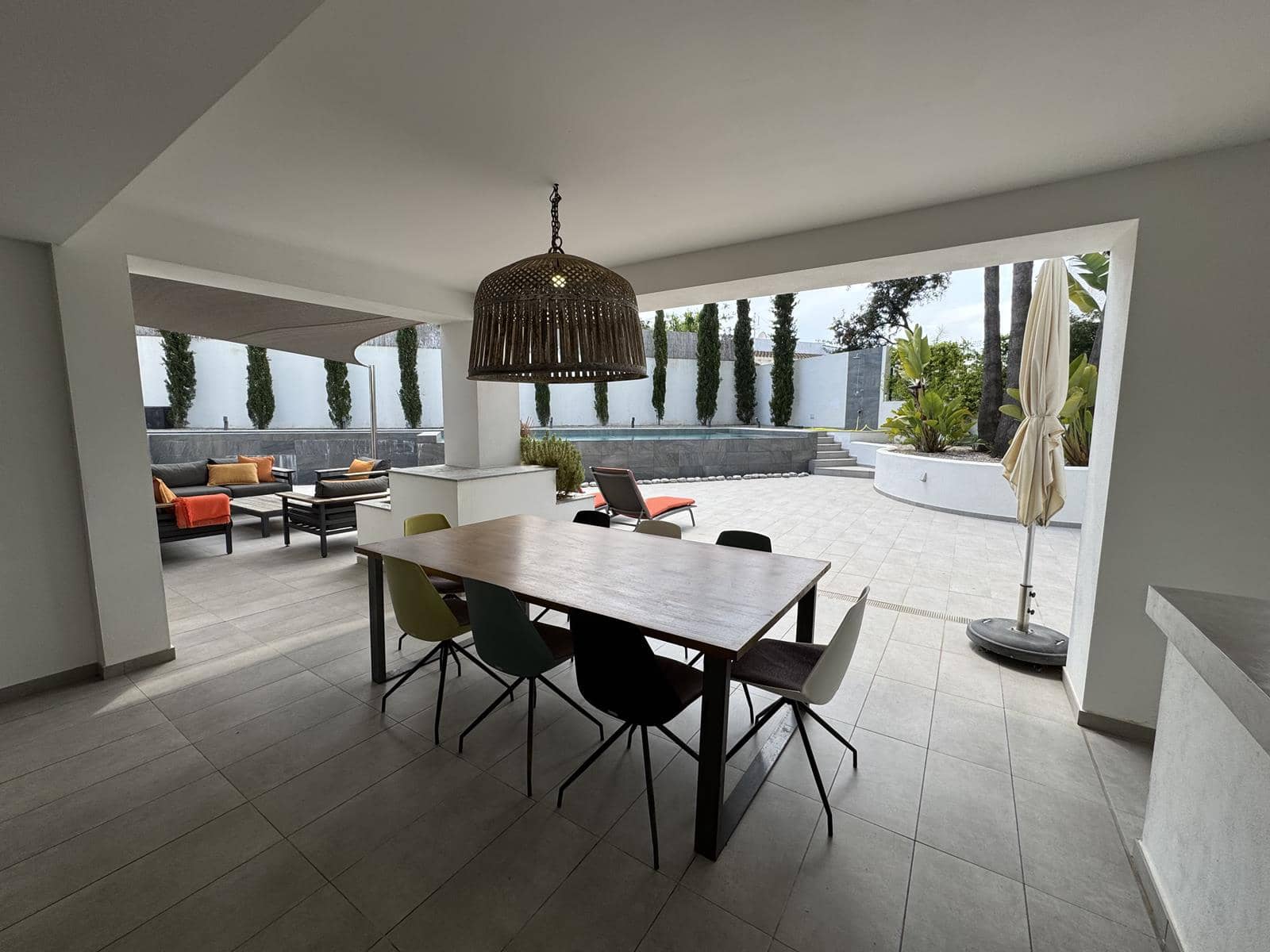 Villa/Maison de 4 chambres à louer à Moraira avec piscine garage - 3 900 € (Ref: 9000998)