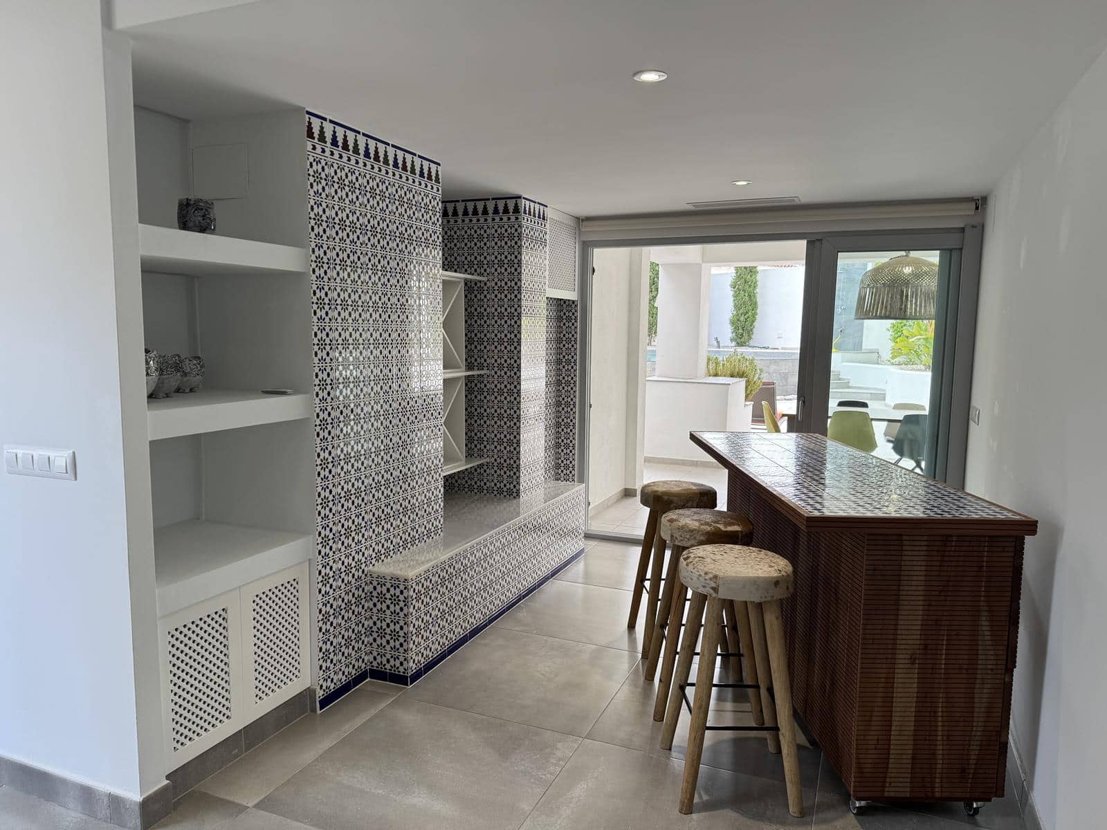 Villa/Maison de 4 chambres à louer à Moraira avec piscine garage - 3 900 € (Ref: 9000998)