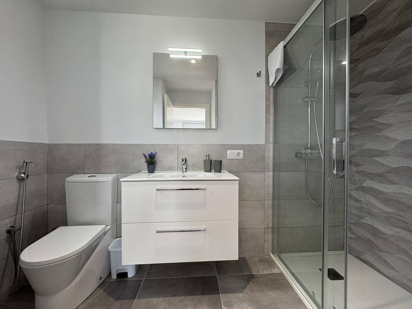 Villa/Maison de 4 chambres à louer à Moraira avec piscine garage - 3 900 € (Ref: 9000998)