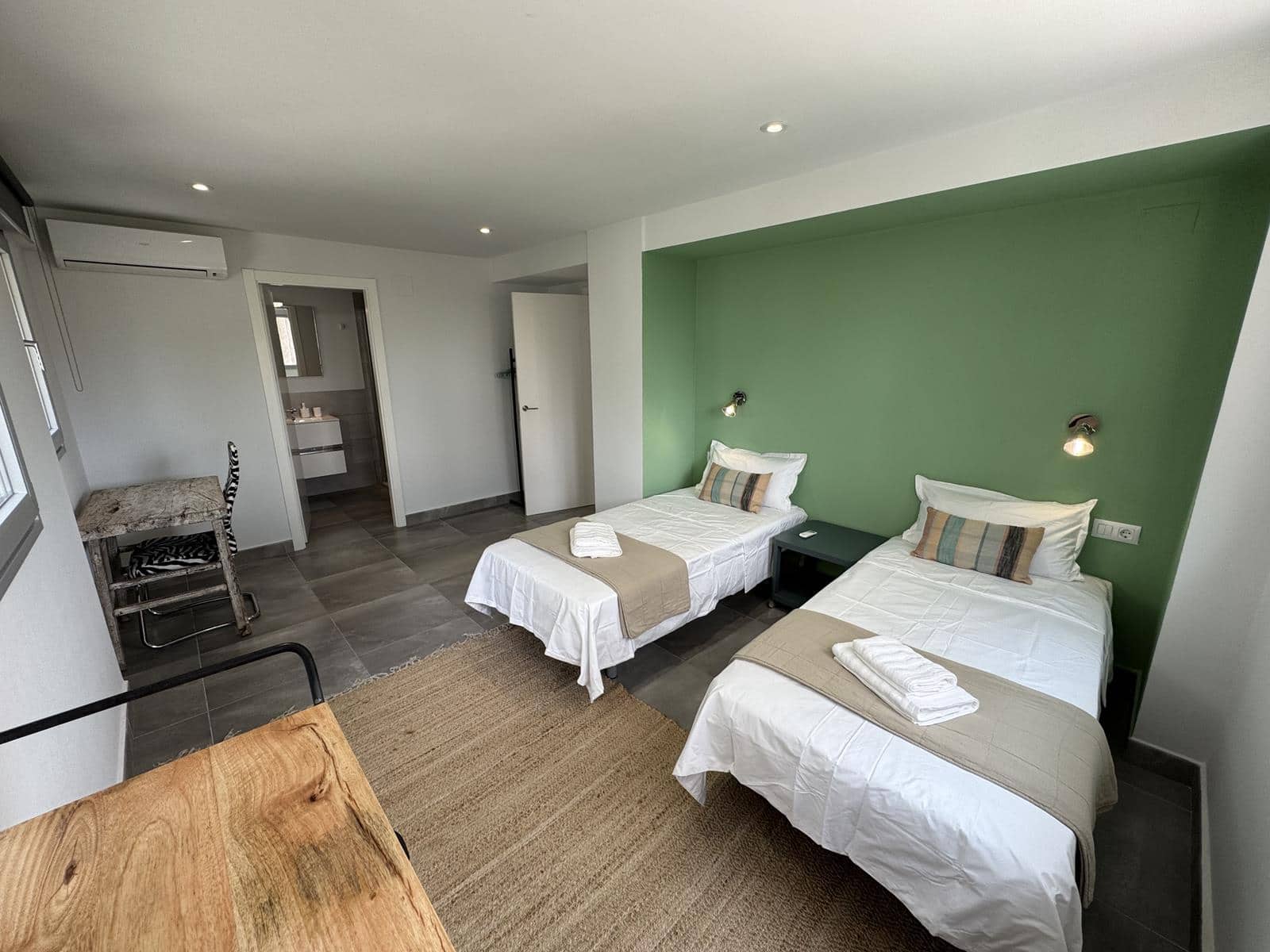 Villa/Maison de 4 chambres à louer à Moraira avec piscine garage - 3 900 € (Ref: 9000998)