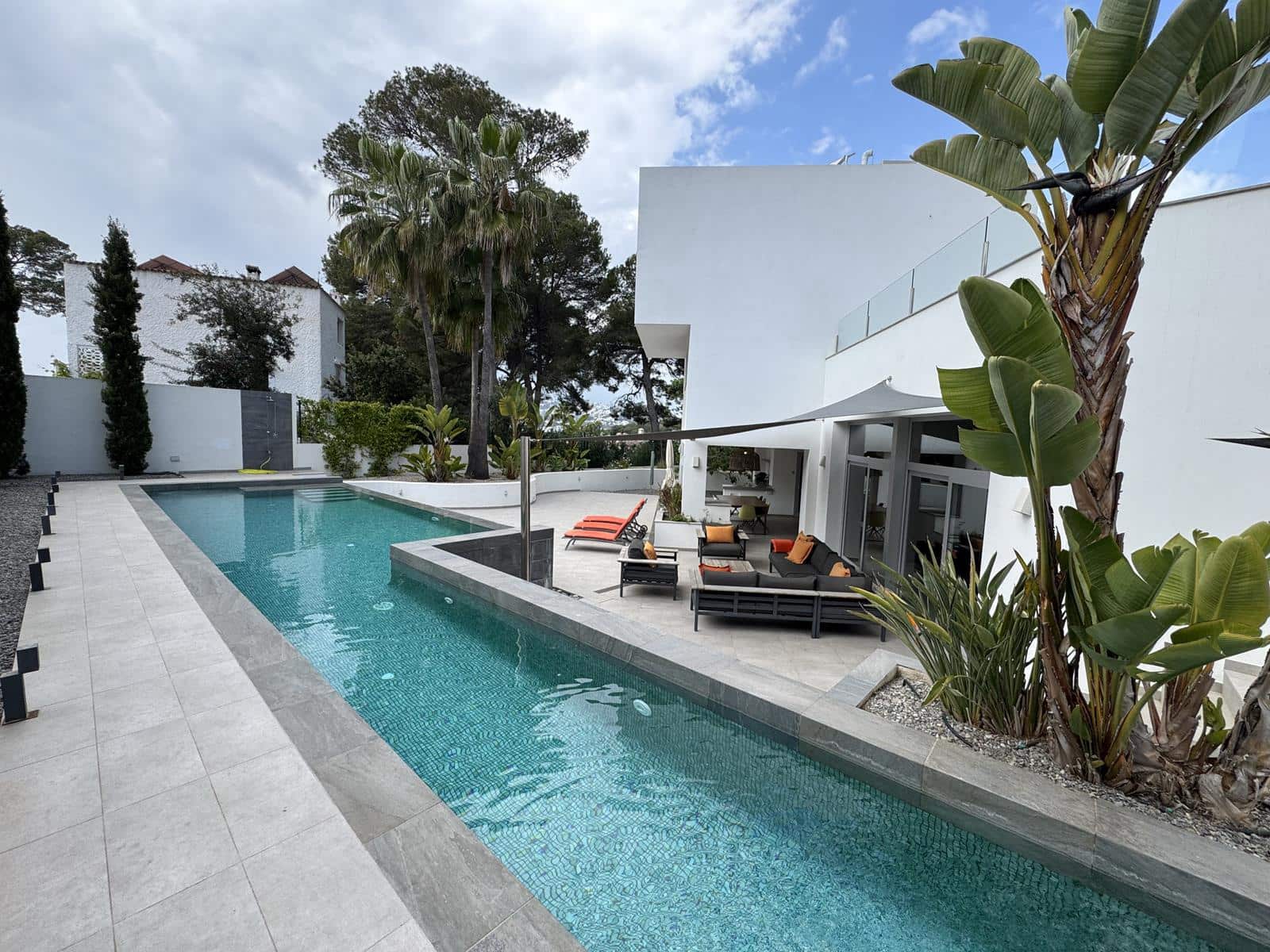 Villa/Maison de 4 chambres à louer à Moraira avec piscine garage - 3 900 € (Ref: 9000998)