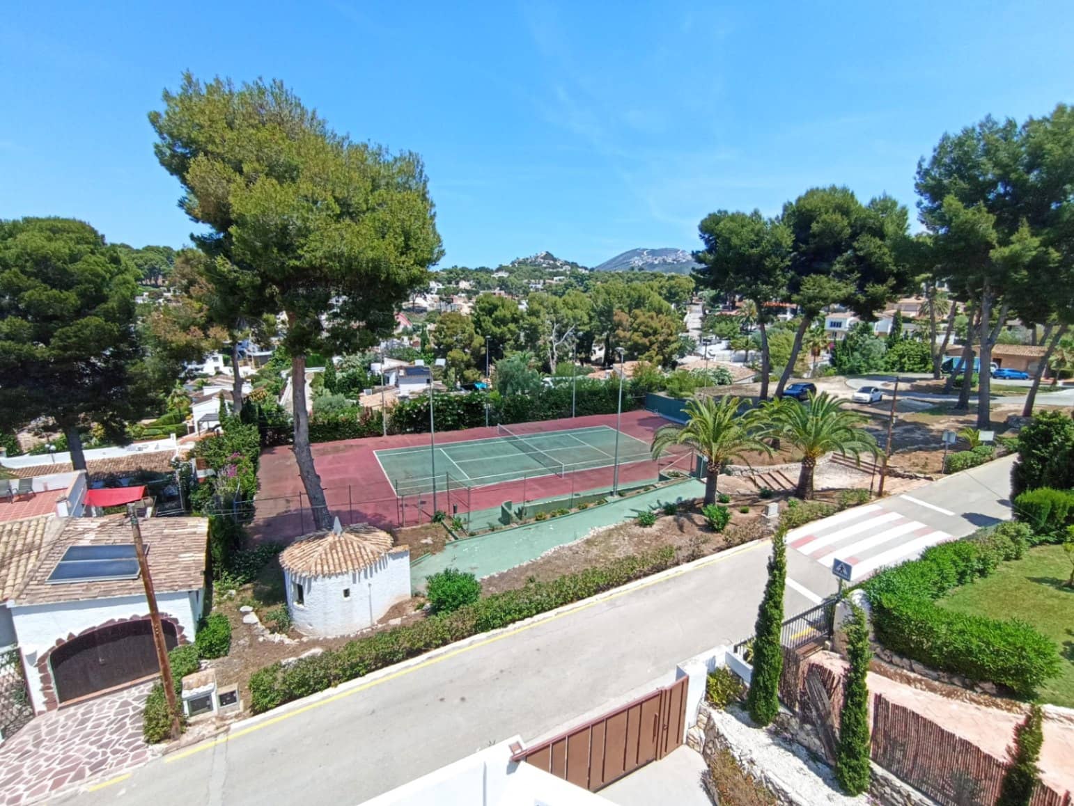 Villa/Maison de 4 chambres à louer à Moraira avec piscine garage - 3 900 € (Ref: 9000998)